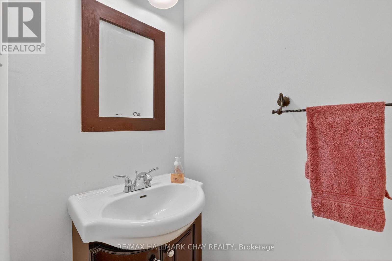 28 BRITANNIA AVENUE - 12