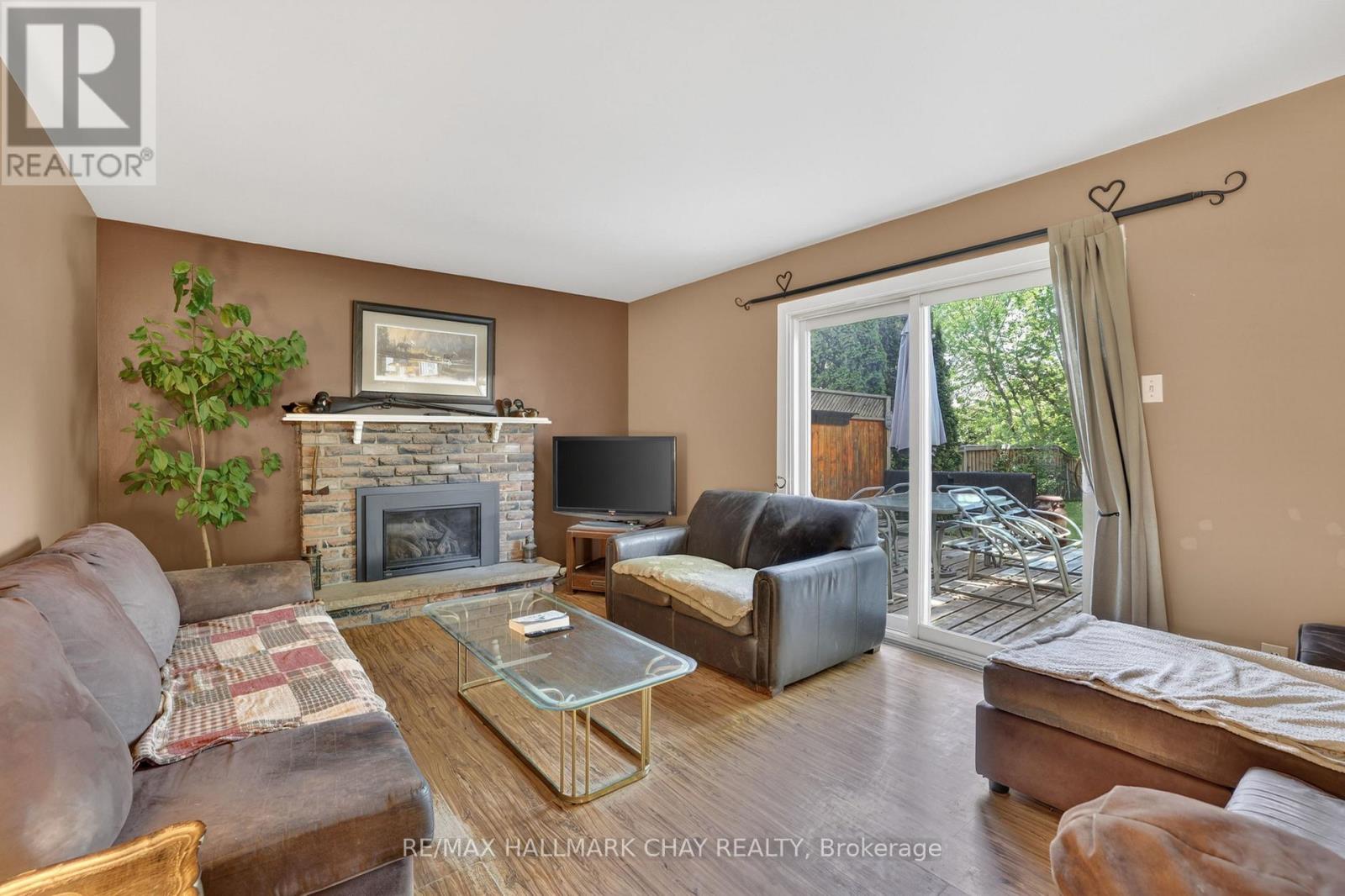 28 BRITANNIA AVENUE - 2