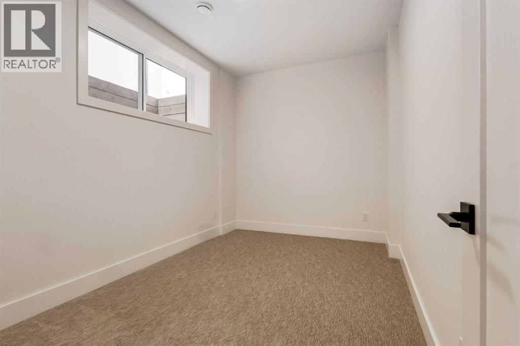 631 28 Avenue NW - 35