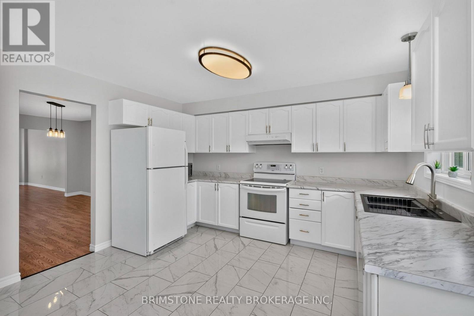 28 SELKIRK CRESCENT - Image 16