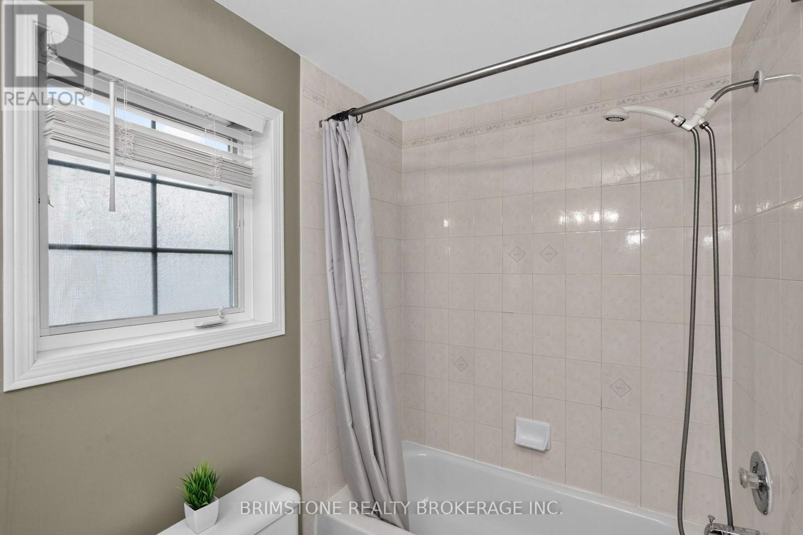 28 SELKIRK CRESCENT - Image 25