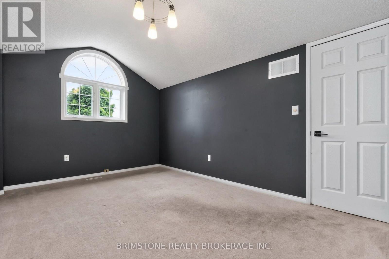 28 SELKIRK CRESCENT - Image 27