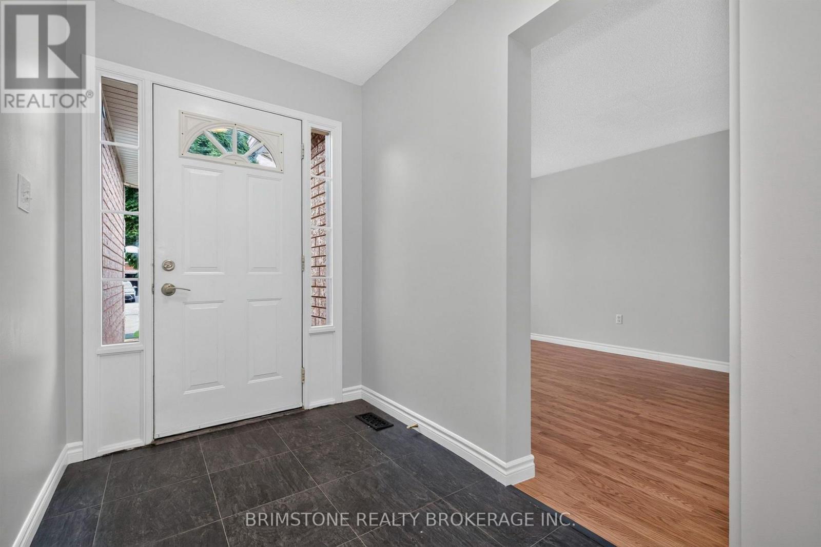 28 SELKIRK CRESCENT - Image 3
