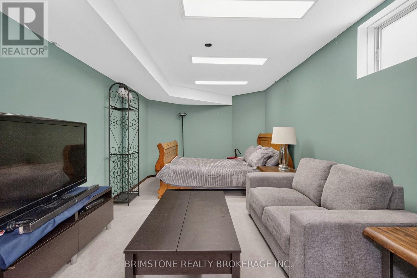 28 SELKIRK CRESCENT - Image 36