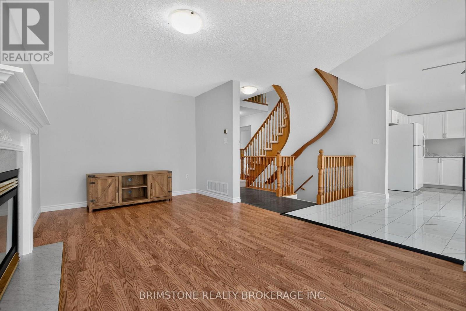28 SELKIRK CRESCENT - Image 9