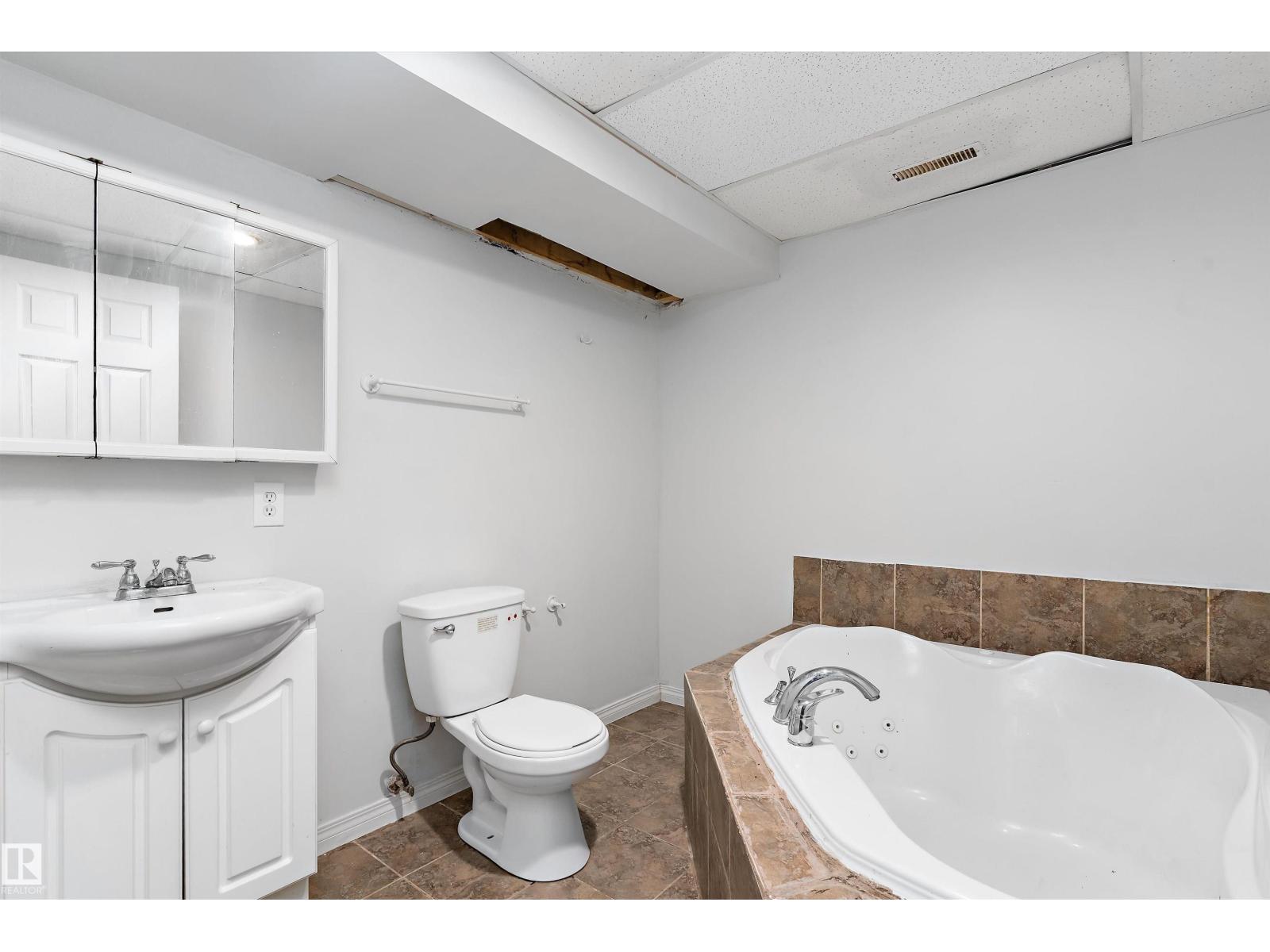 6907 DELWOOD RD NW - 32