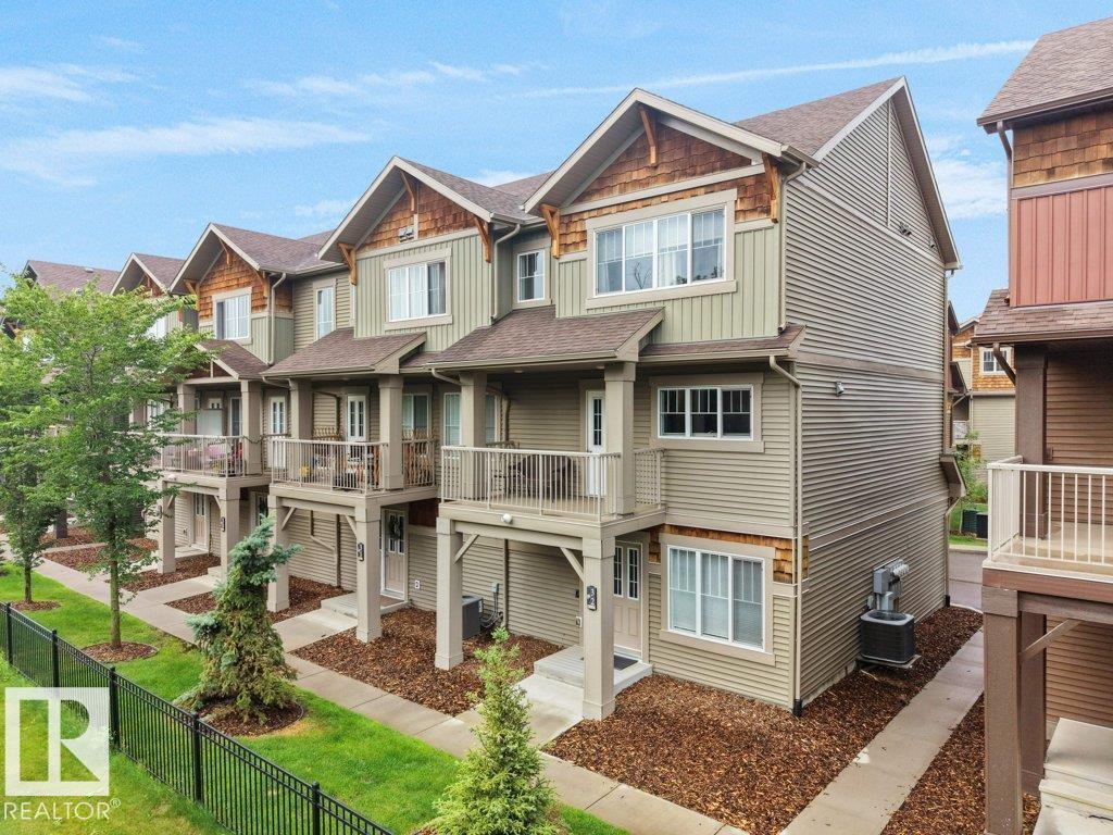 #32 1005 GRAYDON HILL BV SW - 1