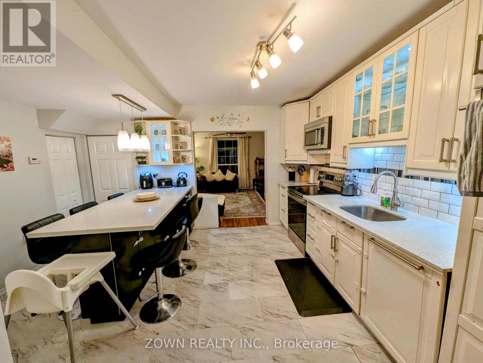6 ALBANY AVENUE - Image 10