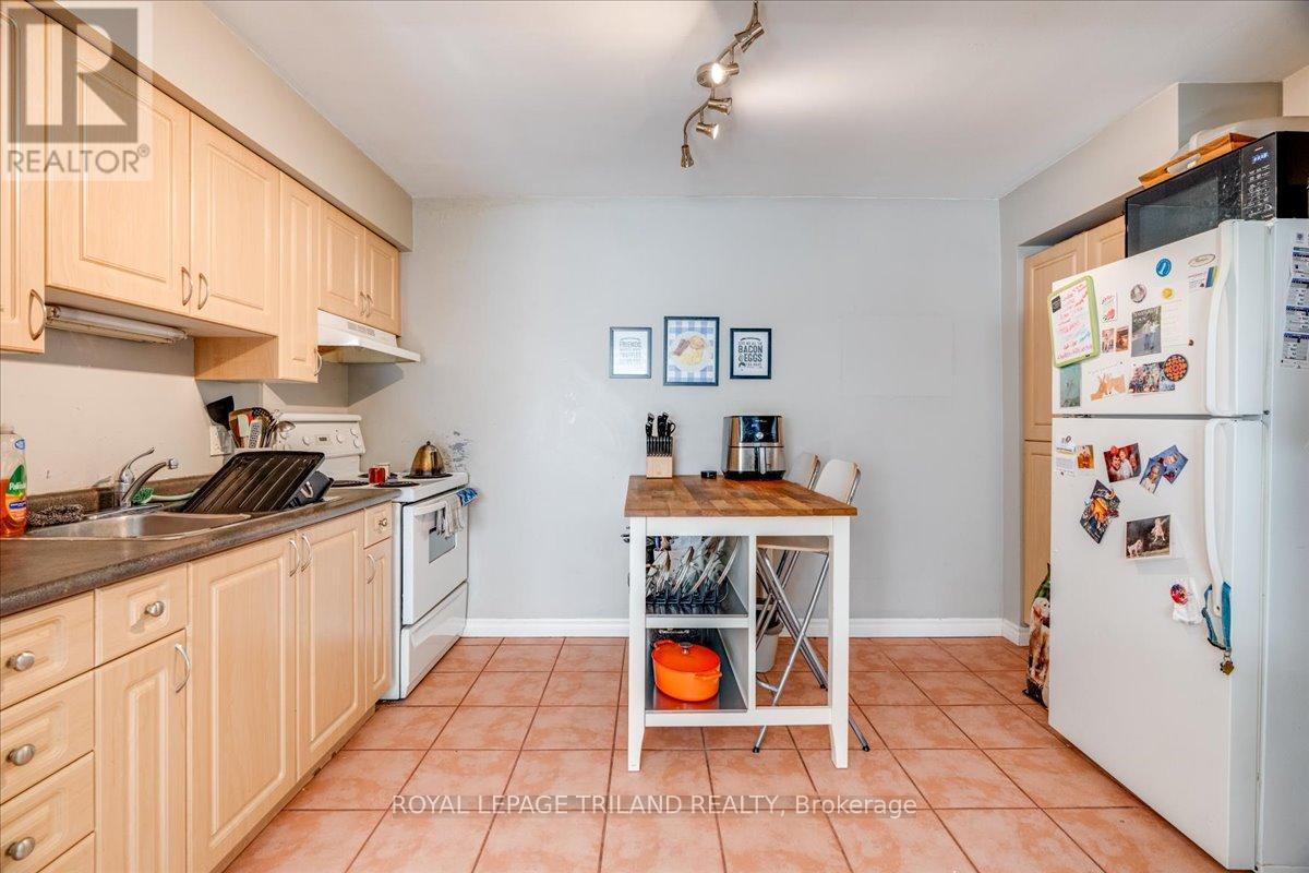 250 GREENWOOD AVENUE - 23
