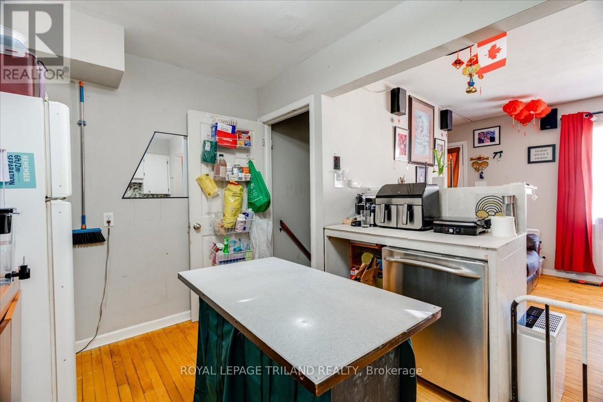 250 GREENWOOD AVENUE - 34