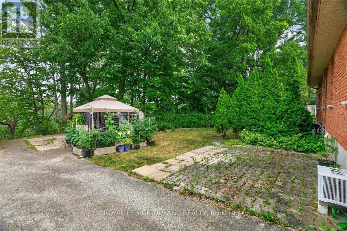 250 GREENWOOD AVENUE - 43