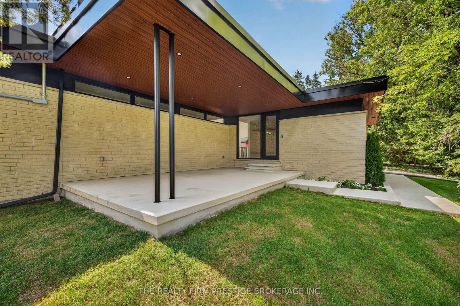 152 ST ANDREW STREET N - Image 47