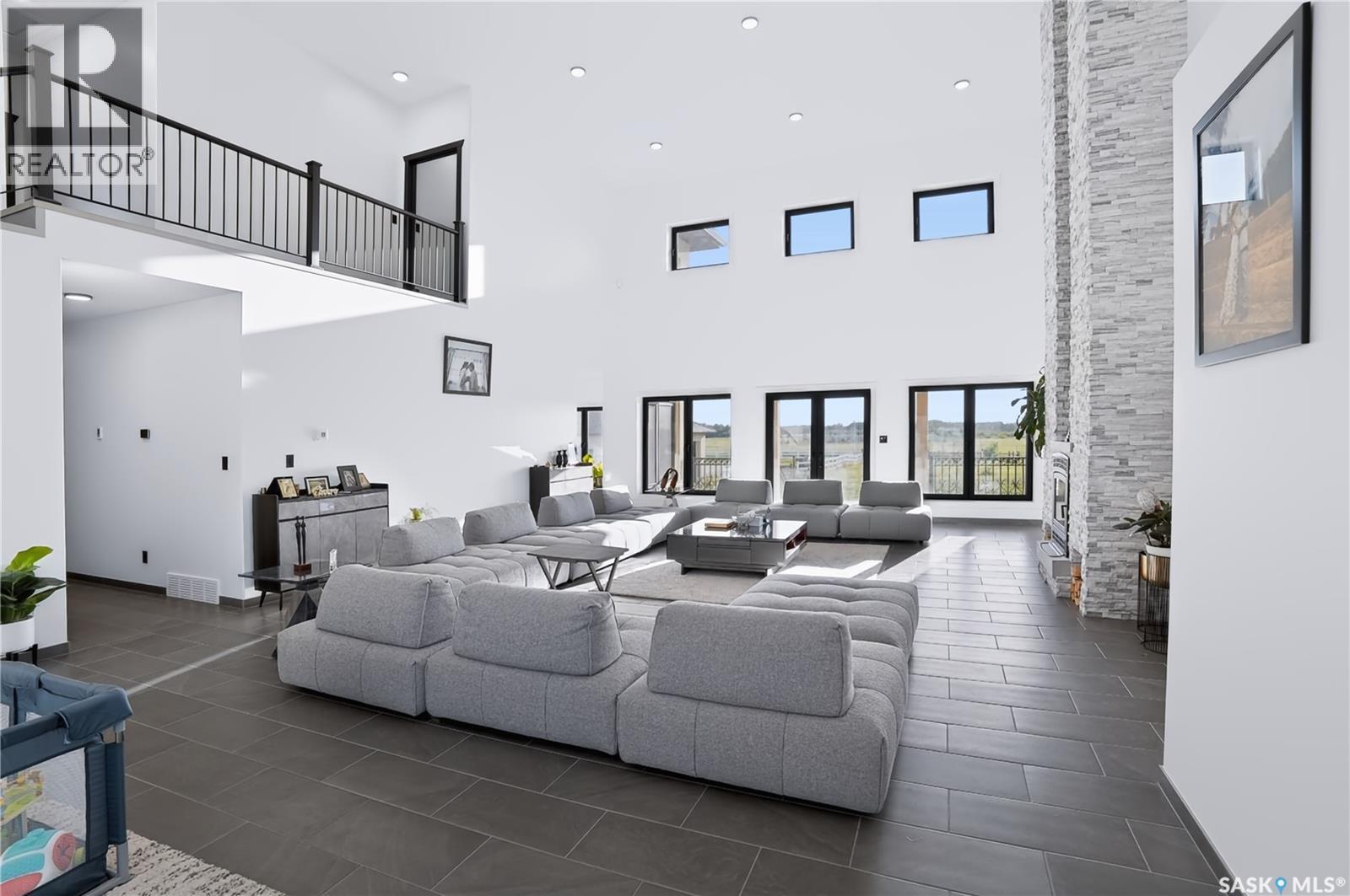AD ACREAGE - Image 4