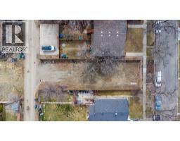 809 12 B Street North, Lethbridge, AB T1H2M1 Photo 6