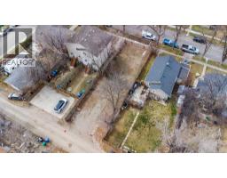 809 12 B Street North, Lethbridge, AB T1H2M1 Photo 8