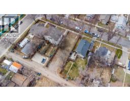 809 12 B Street North, Lethbridge, AB T1H2M1 Photo 7