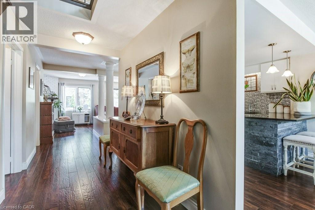 4 EDGEWATER Drive - 6