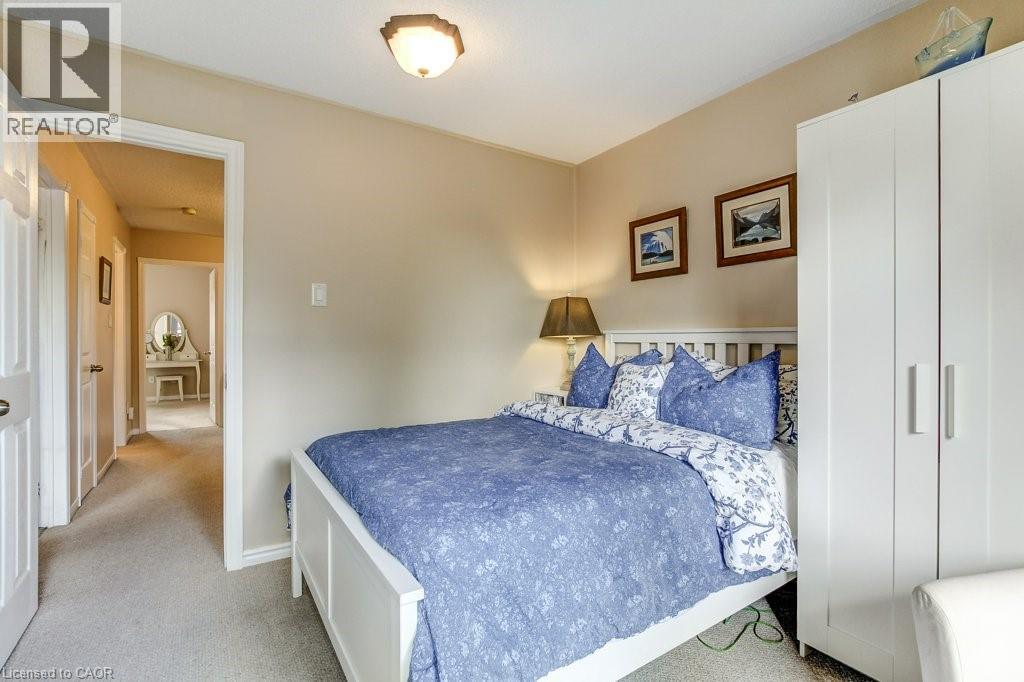 4 EDGEWATER Drive - 25