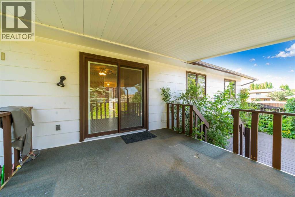 44 Cunliffe Crescent SE - 7