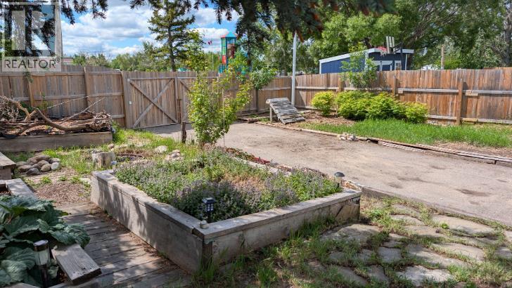 311 47 Avenue W - 36