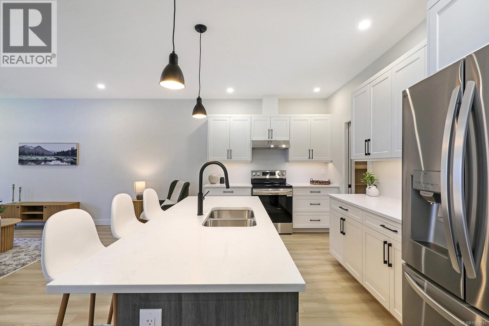 #2 1505 Croation Rd - 3