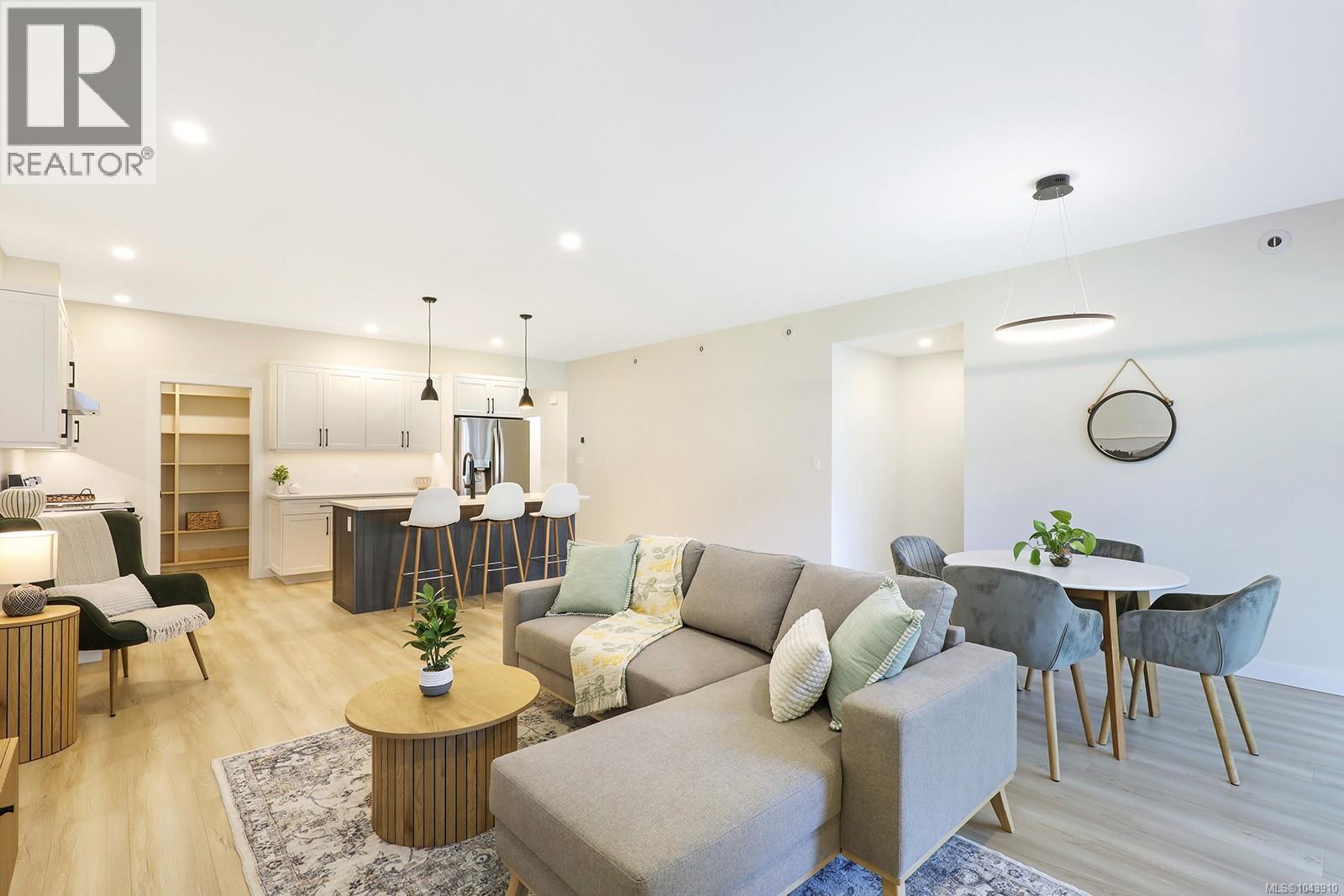 #2 1505 Croation Rd - 8