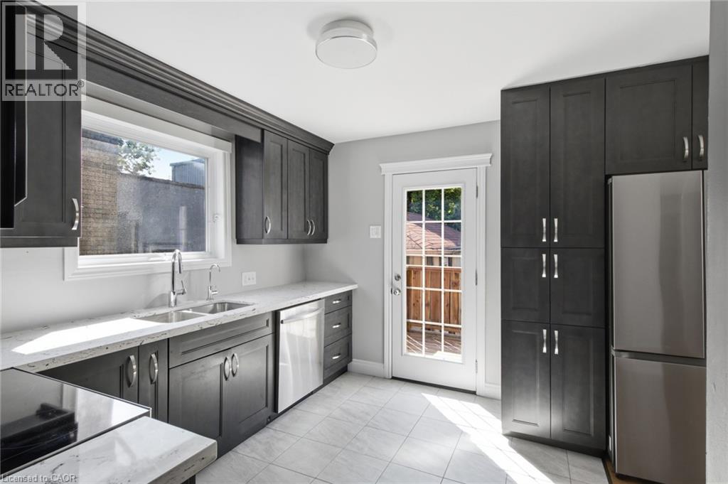 281 GUELPH Street - 14