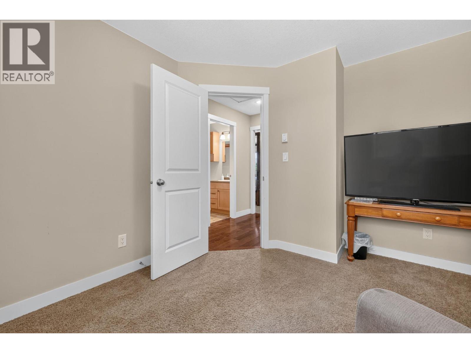 87 Larch Road - 35
