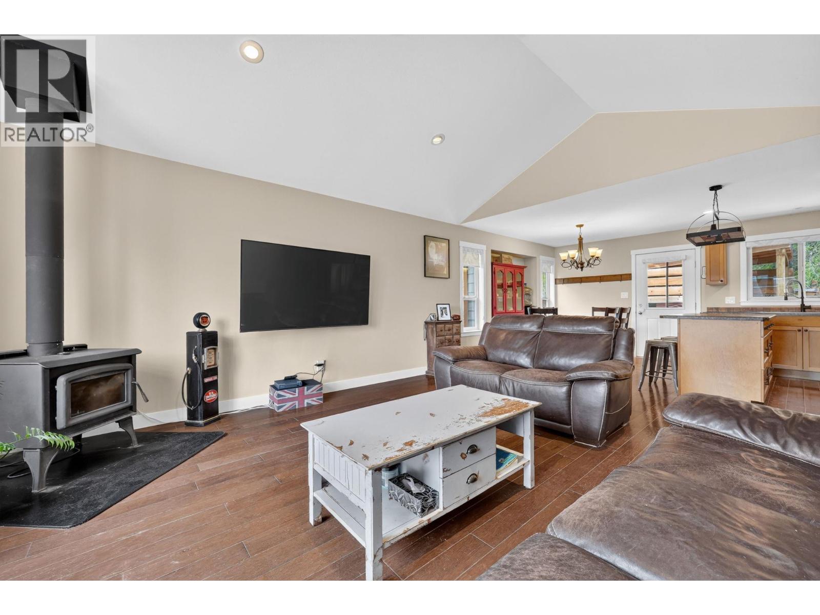 87 Larch Road - 6