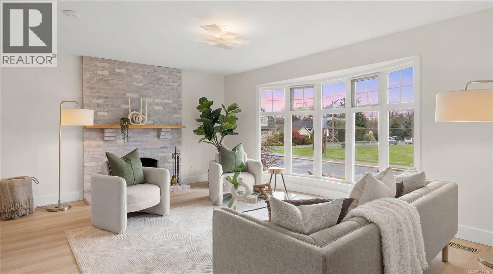 916 Monterey Ave - 2