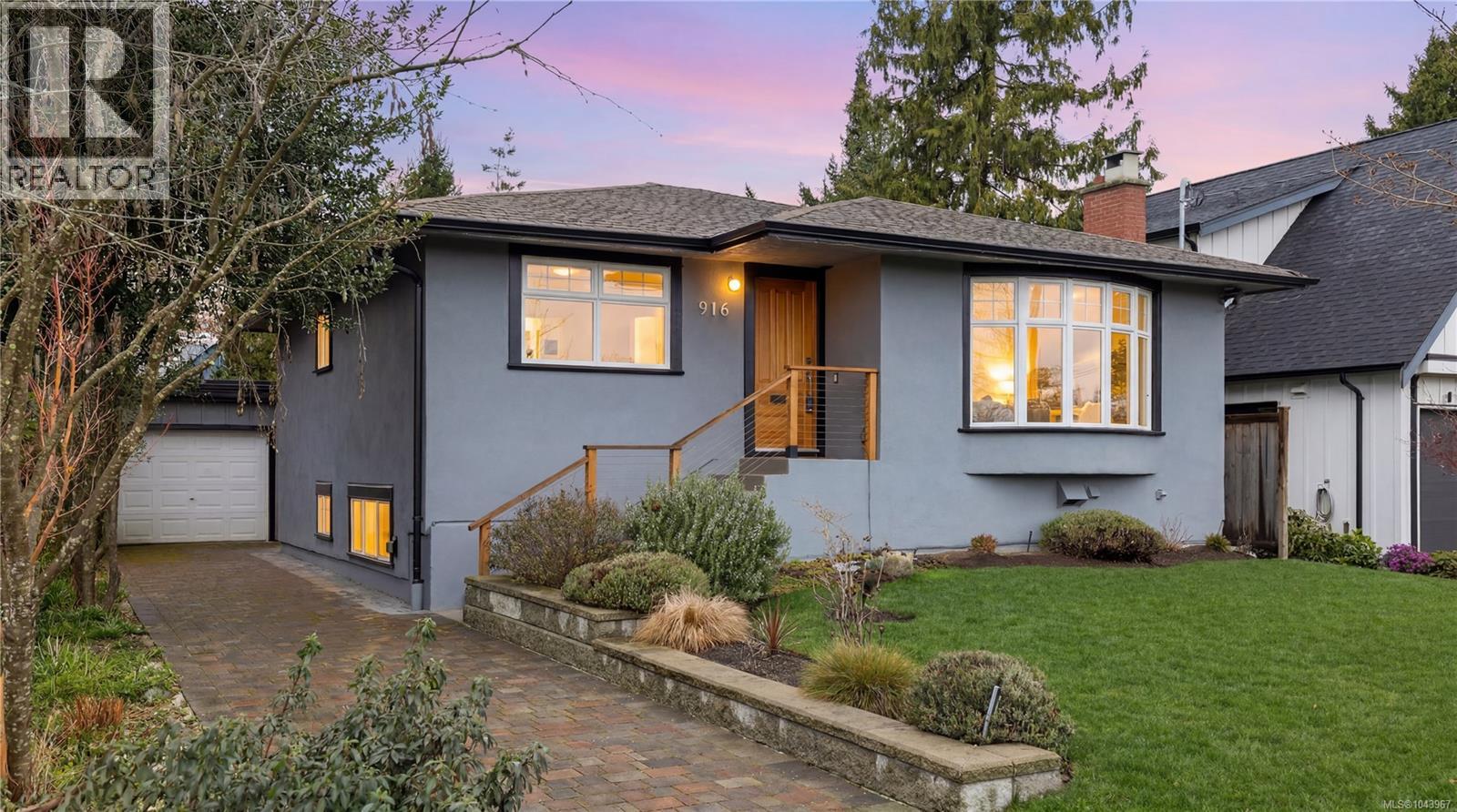 916 Monterey Ave - 3