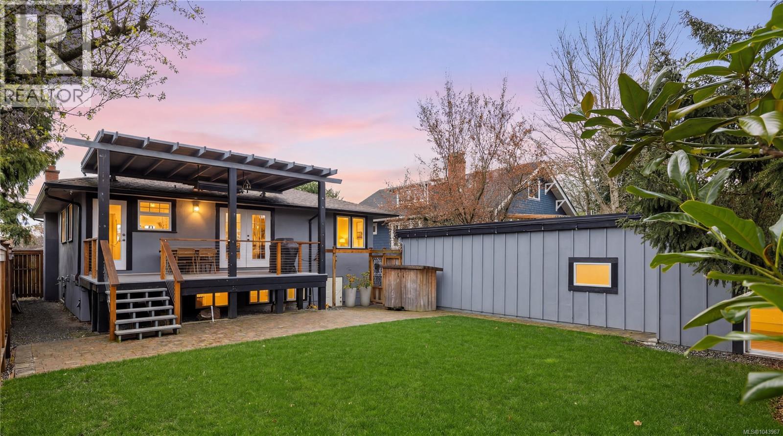 916 Monterey Ave - 39