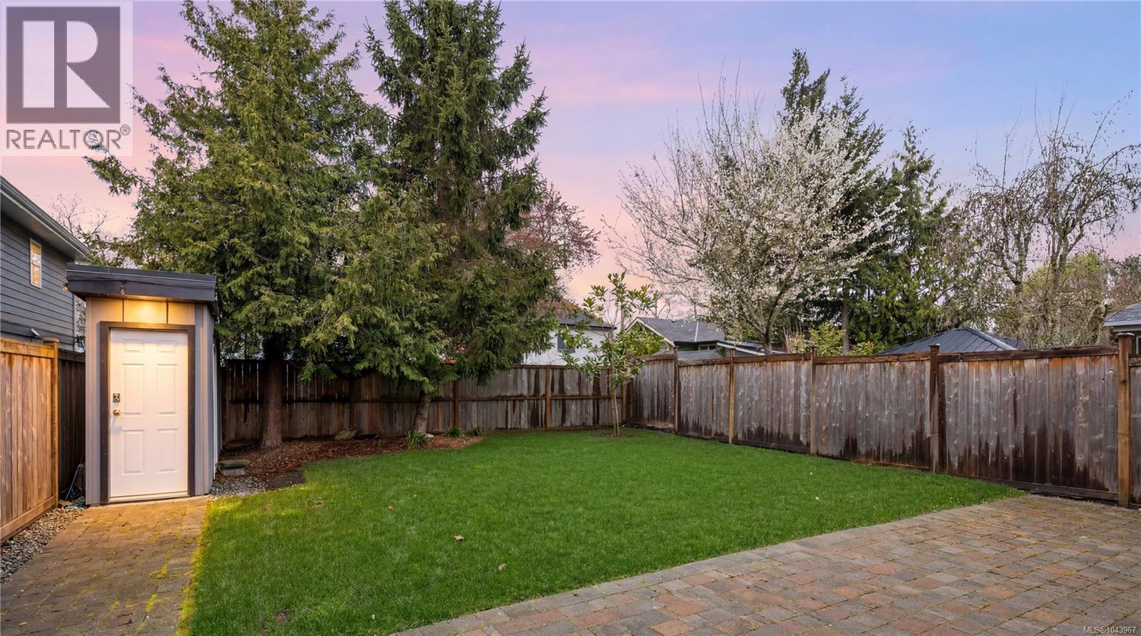 916 Monterey Ave - 40