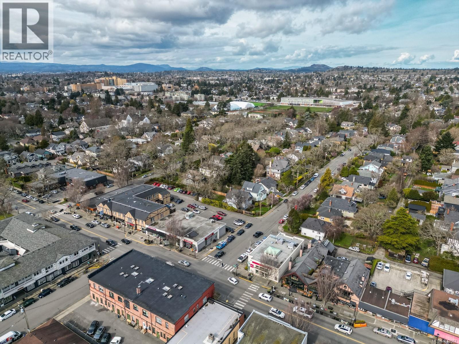 916 Monterey Ave - 49