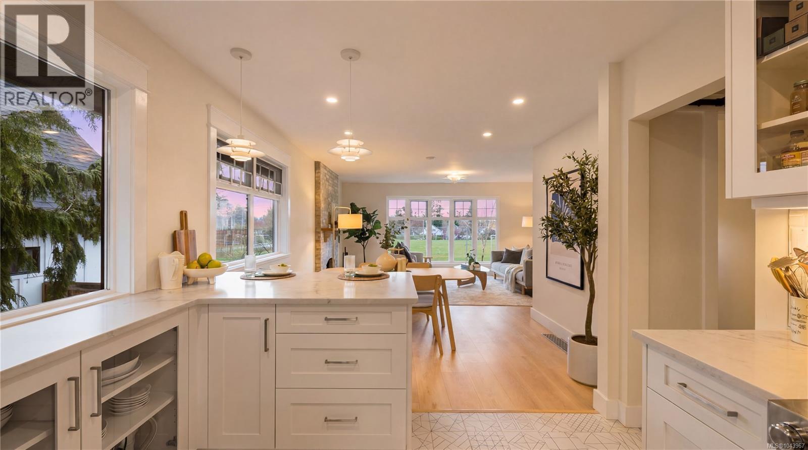 916 Monterey Ave - 5