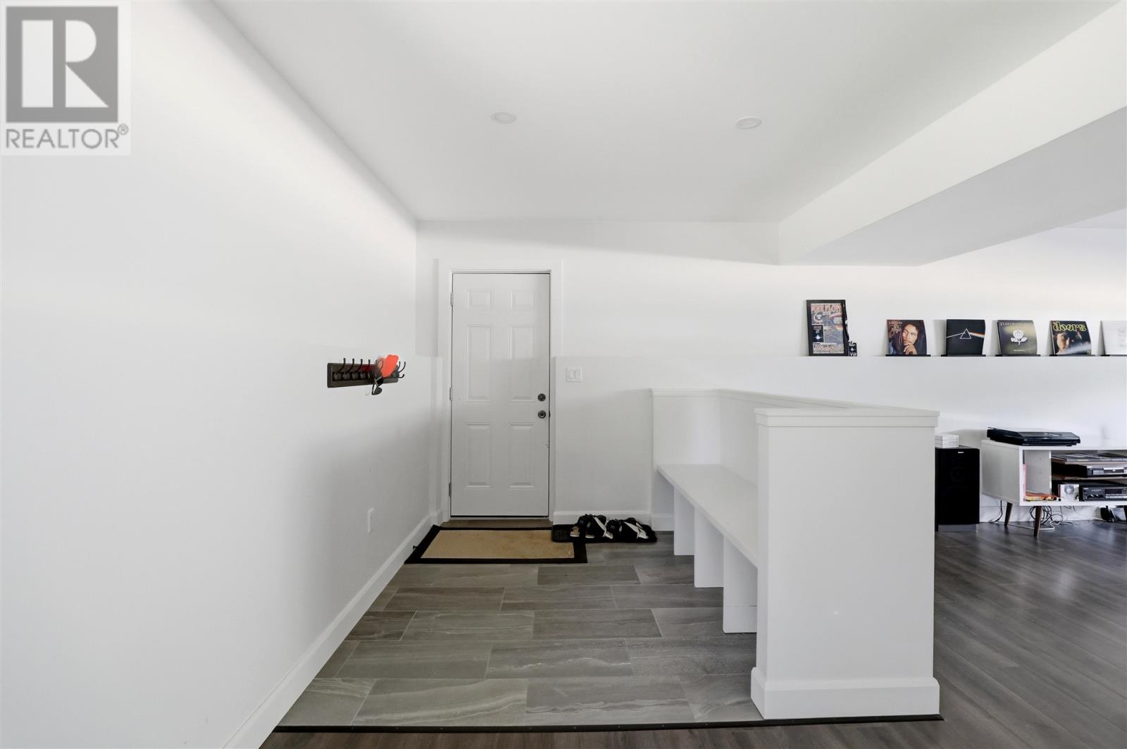 33 Parkewood DR - 35