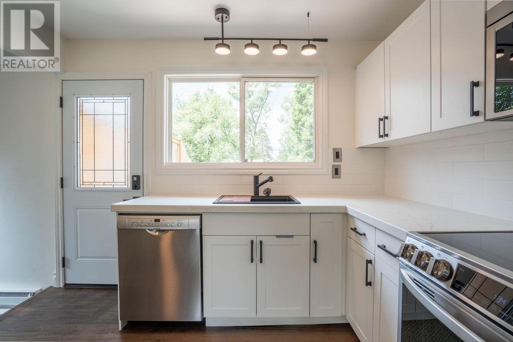 112 Anna ST - 12