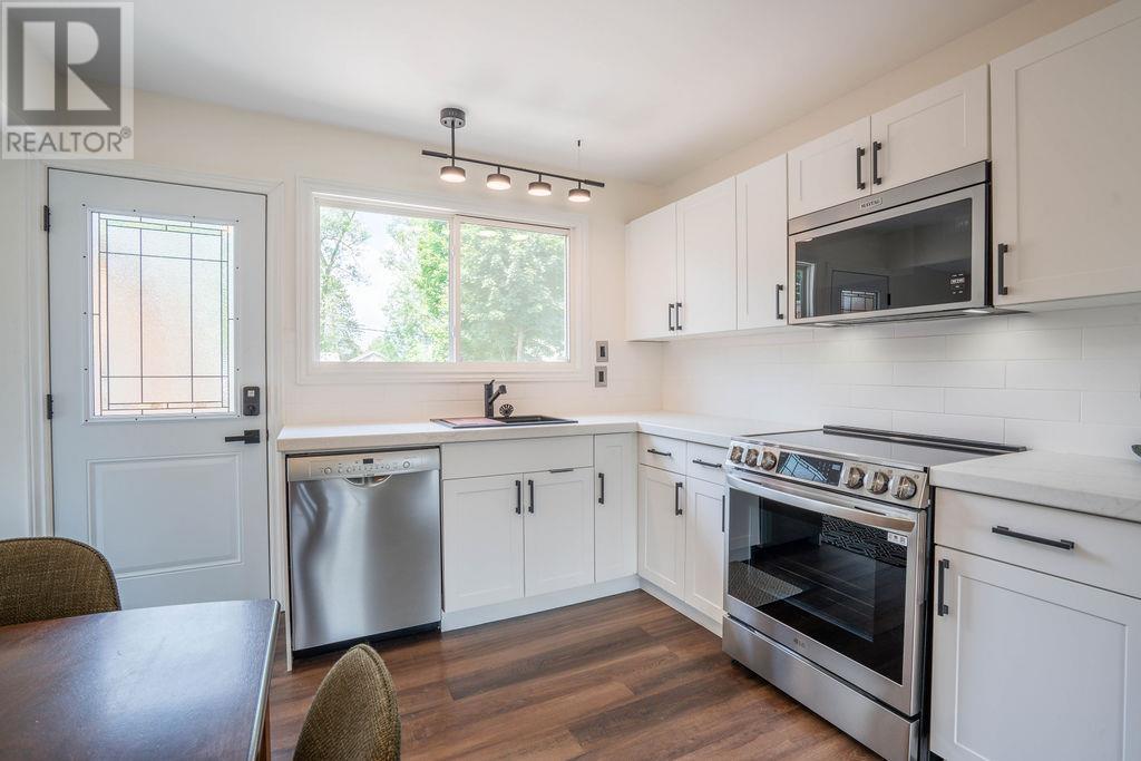 112 Anna ST - 11