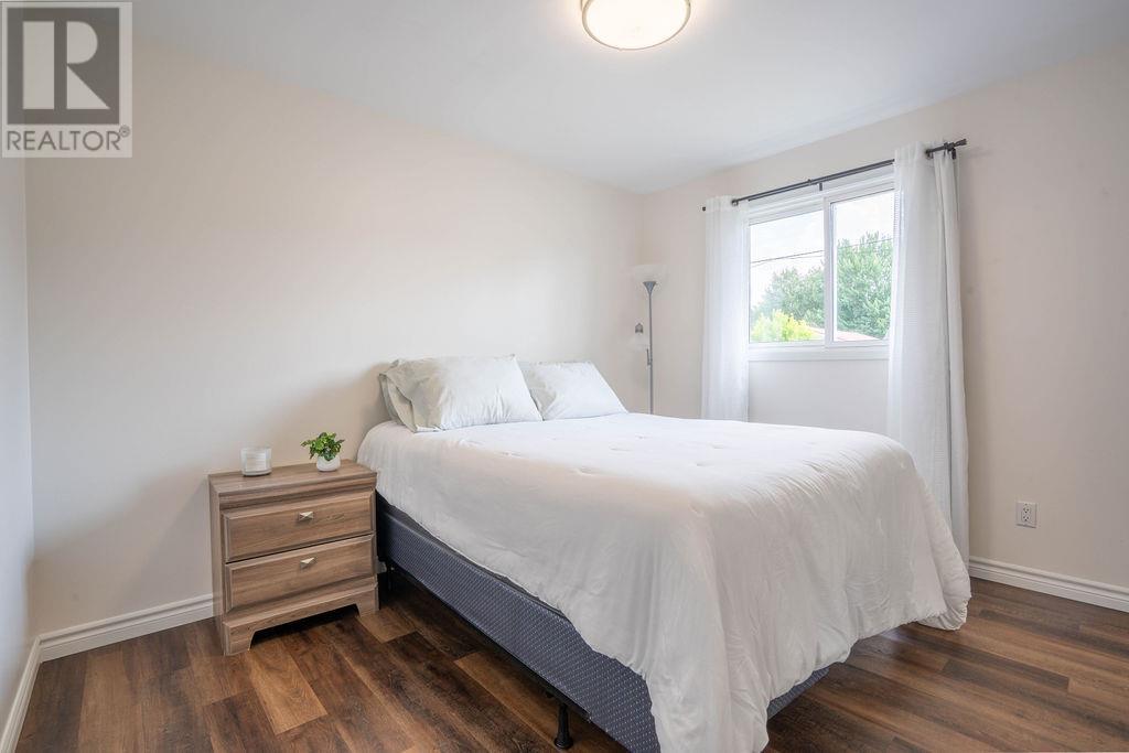 112 Anna ST - 23