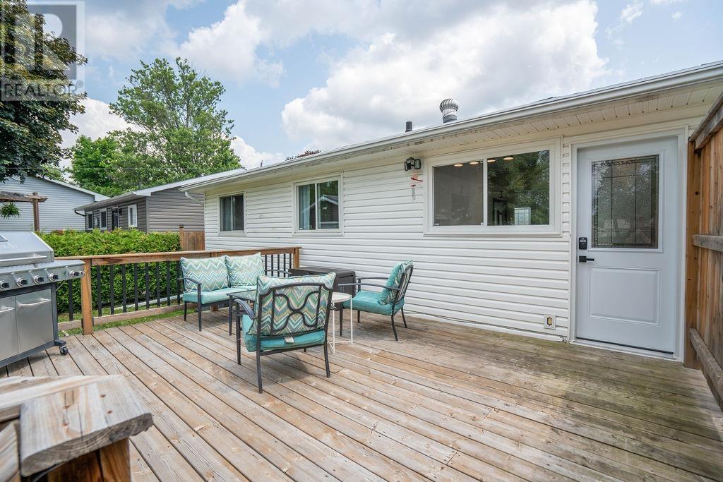 112 Anna ST - 5