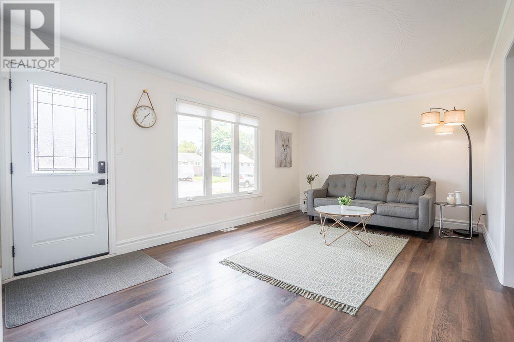 112 Anna ST - 16