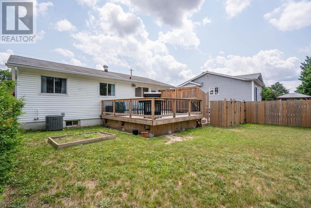 112 Anna ST - 3