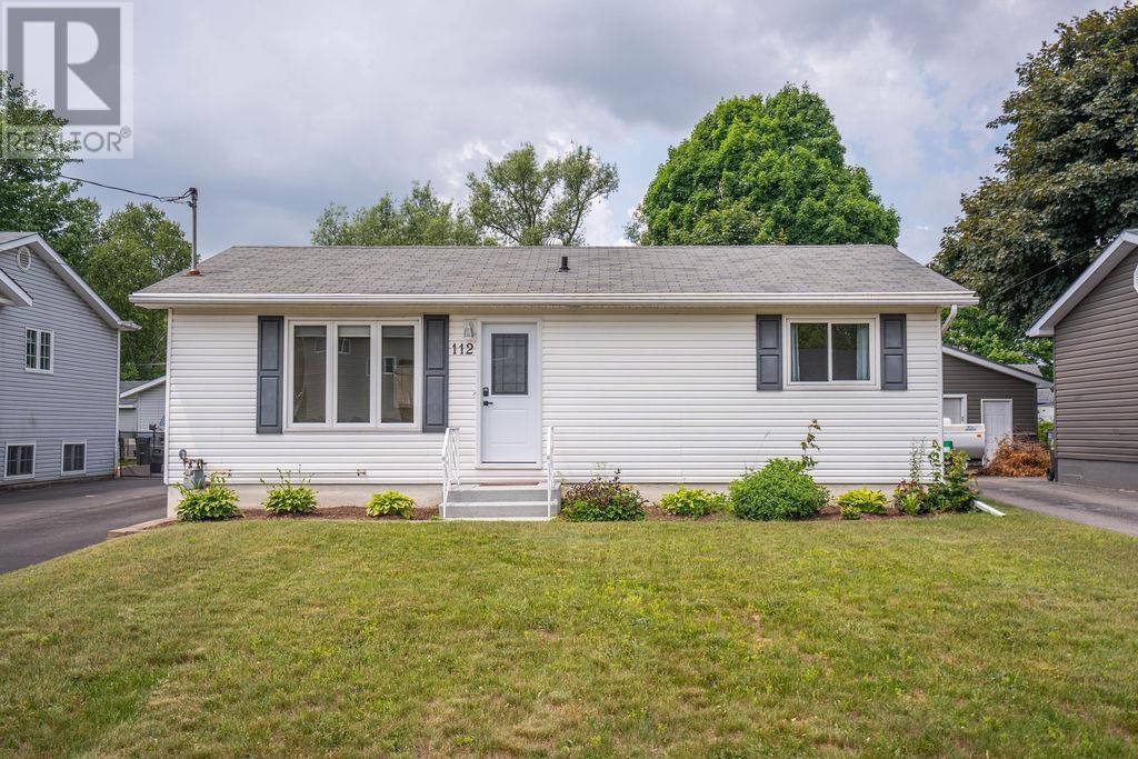 112 Anna ST - 2