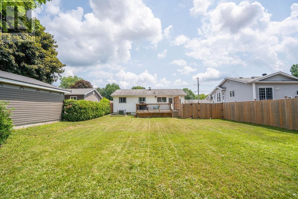 112 Anna ST - 4