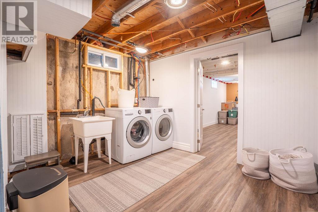 112 Anna ST - 34