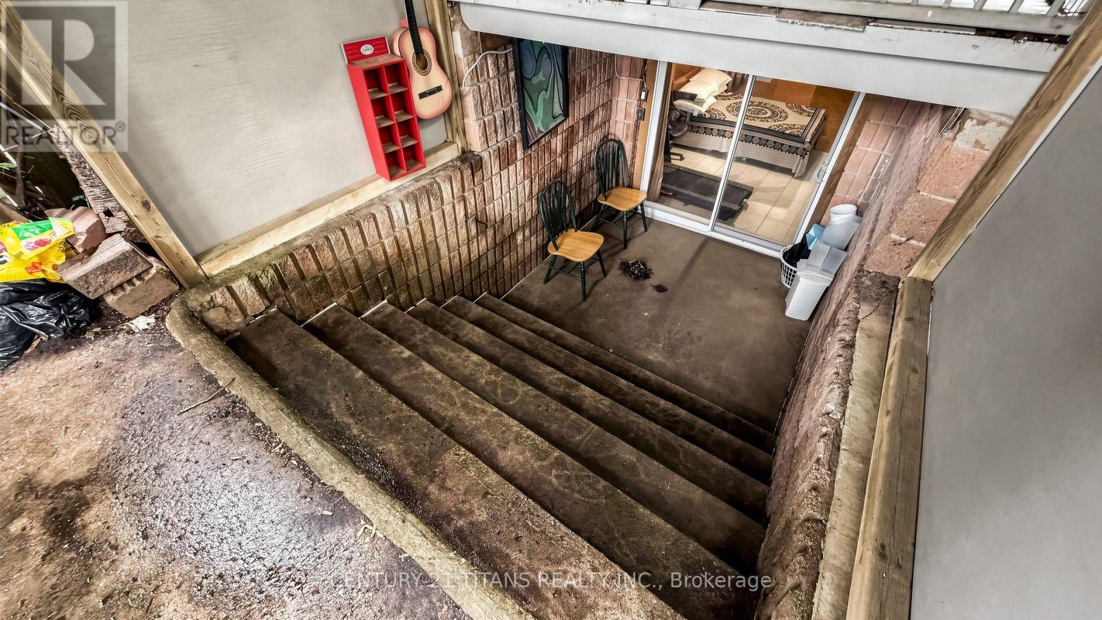 529A BIRCHMOUNT ROAD - 38