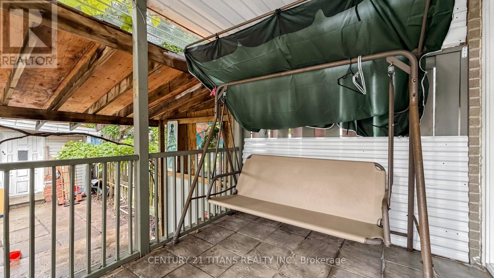 529A BIRCHMOUNT ROAD - 35