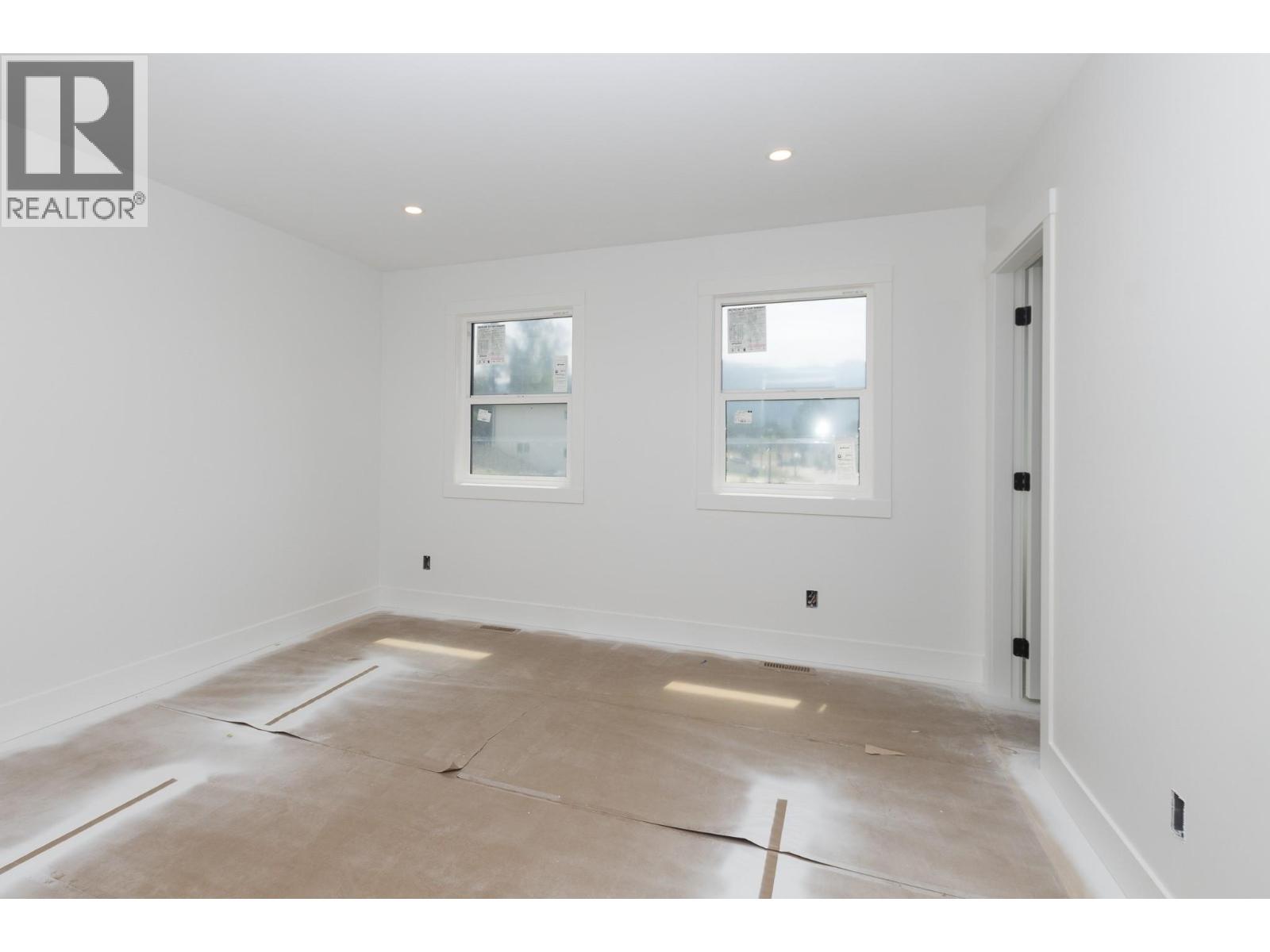  1500 21 Street Northeast, Salmon Arm