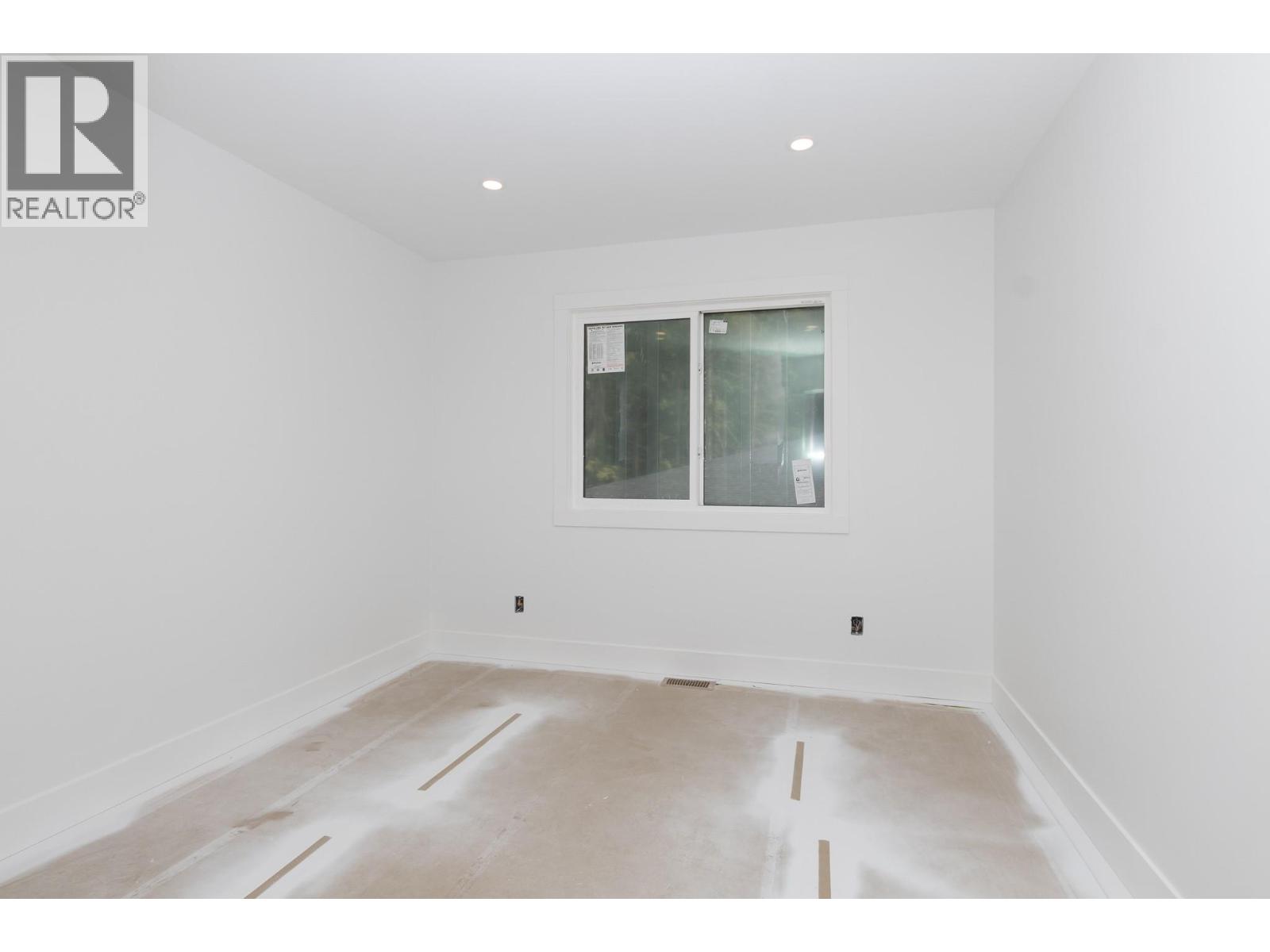  1500 21 Street Northeast, Salmon Arm
