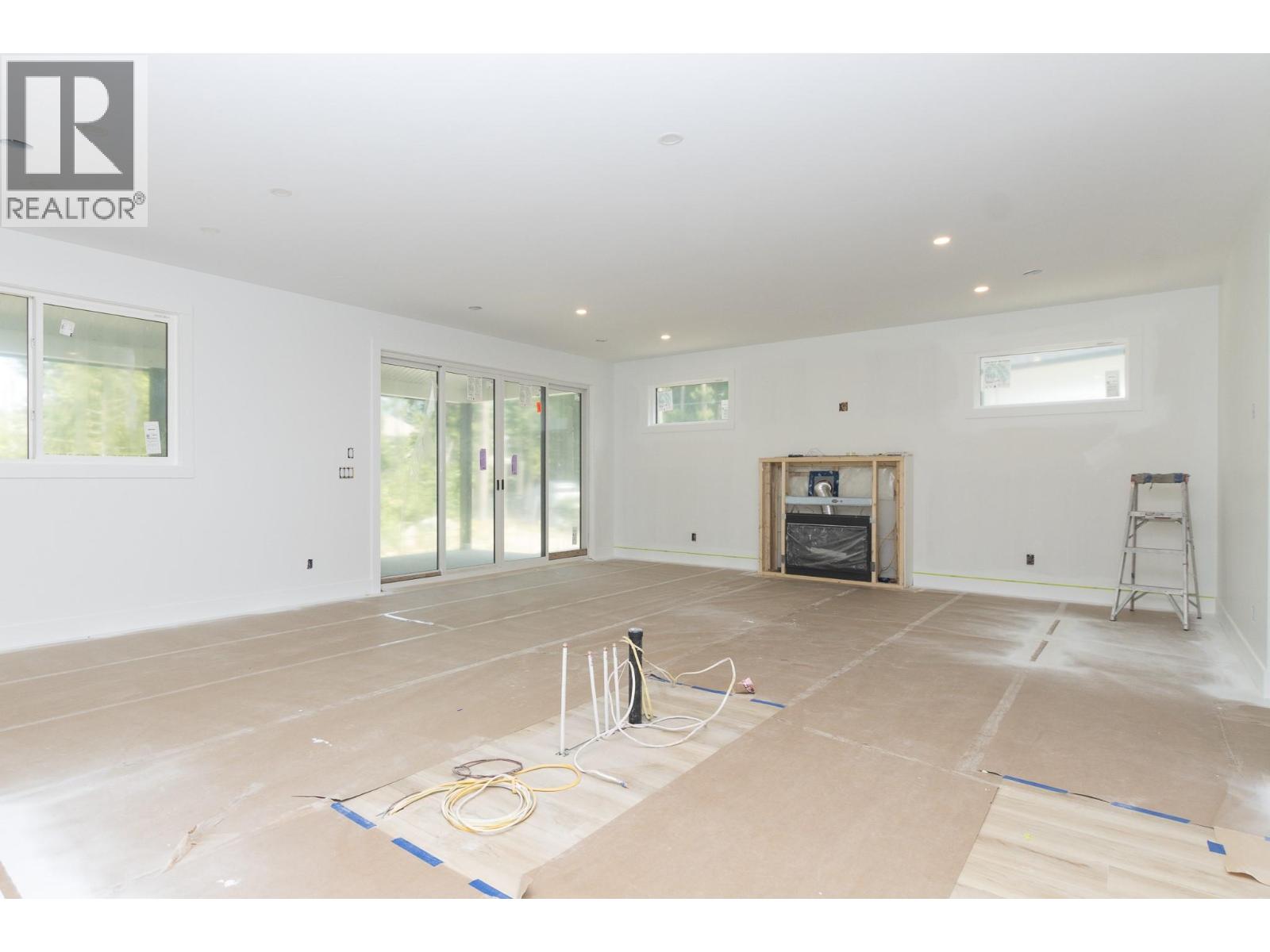  1500 21 Street Northeast, Salmon Arm
